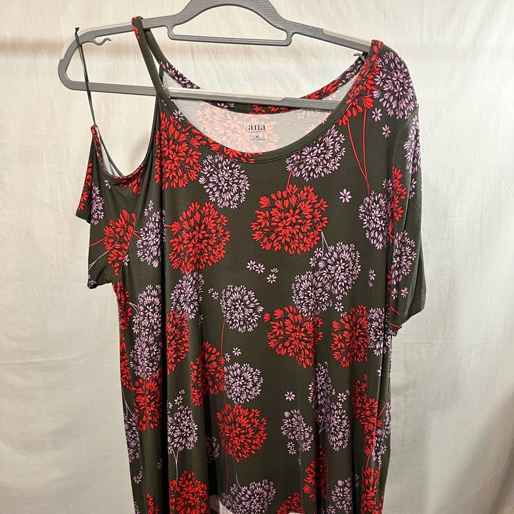 Womens dark olive green, flower print top, size XL